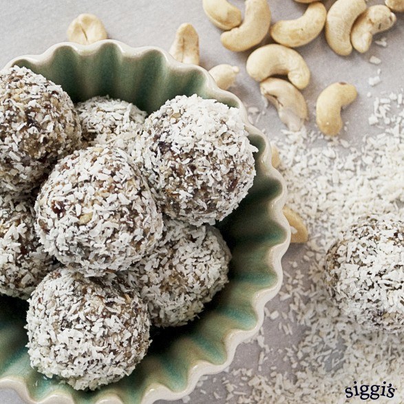 Coconut & Date Nut Balls